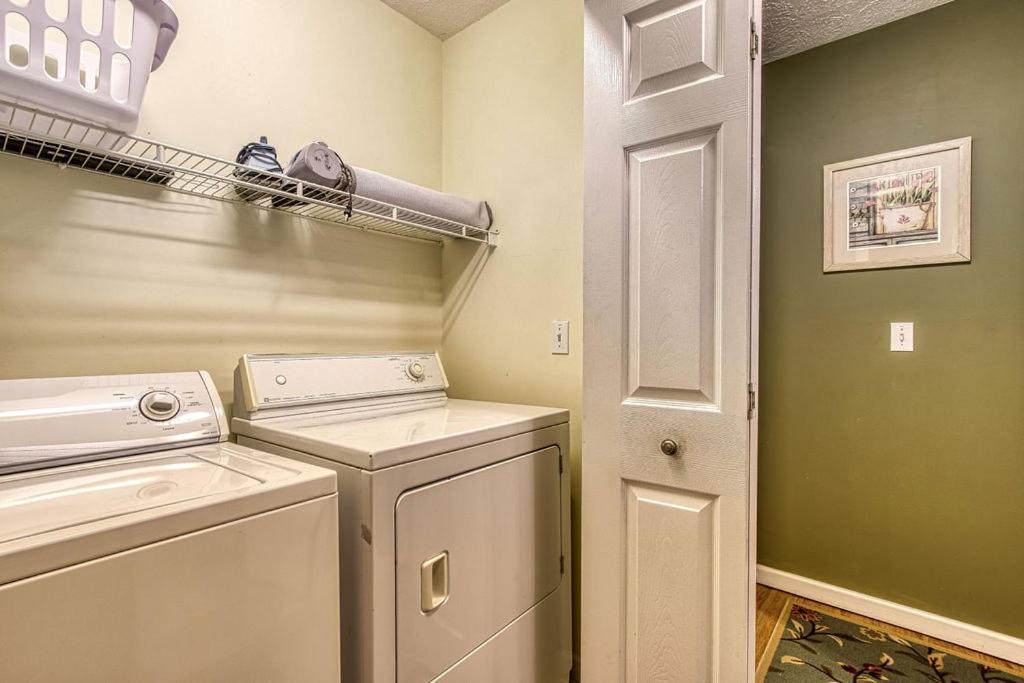 River Song, Near River, Hot Tub, Foosball, Wifi 1089 Free Tickets Each Paid Day, Dollywood And More Sevierville Bagian luar foto